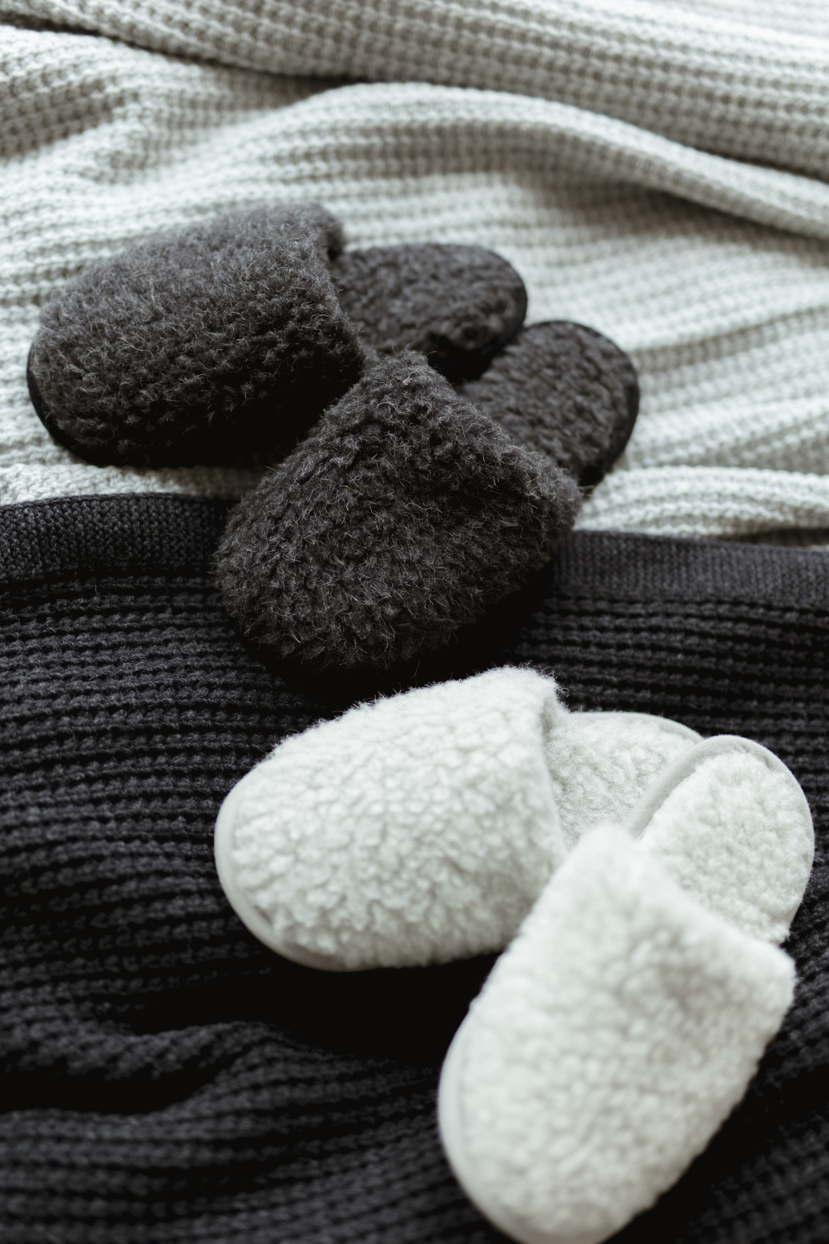 Kapcie wsuwane ( laczki) z 100% wełny merynosa od Dear Sheep damksie/męskie 36-45 (szary LUB czarny ) - obrazek 2