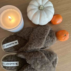 100% naturalna wełna- damskie pantofle/ kapcie wsuwane  Premium Twenn Alwero- BRĄZOWE