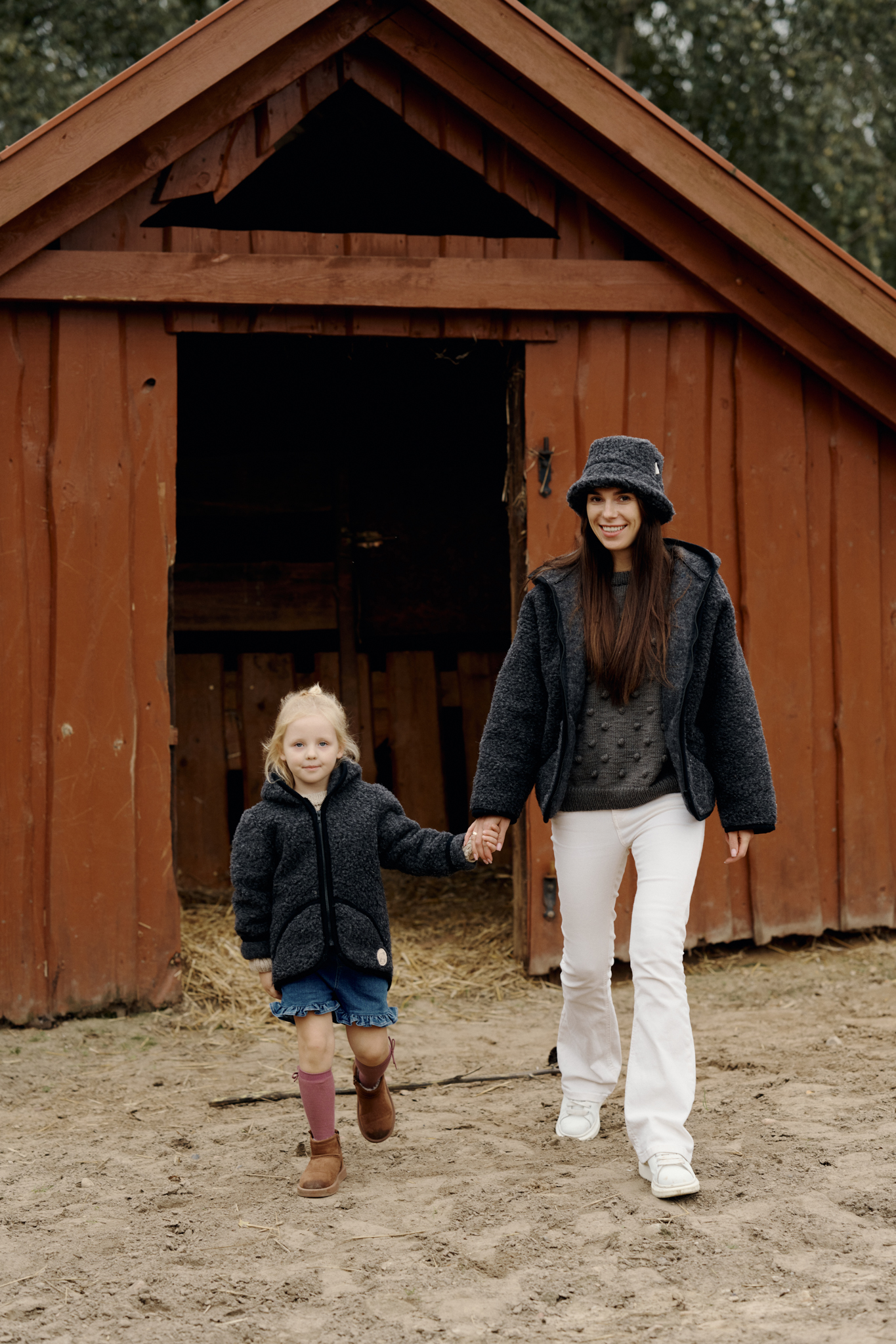 Czarna kurtka damska oversize Teddy z wełny merino 100%/ Black - obrazek 2