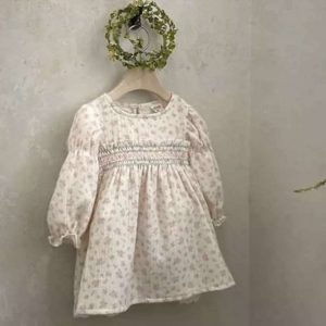 Sukienka Garden z marszczeniem i haftem w drobne kwiatki 2-4 lata