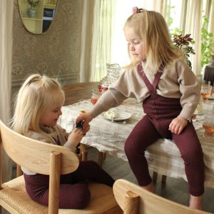 Fioletowe legginsy dziecięce z szelkami w stylu retro FOOTLESS- 100% bawełna organiczna- Silly Silas/ Fig Blend