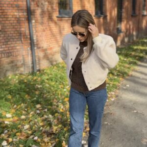 Wełniana kurtka damska typu bomberka, wełna 100% w kolorze beżowym/ BOMBER JACKET WOOL BEIGE
