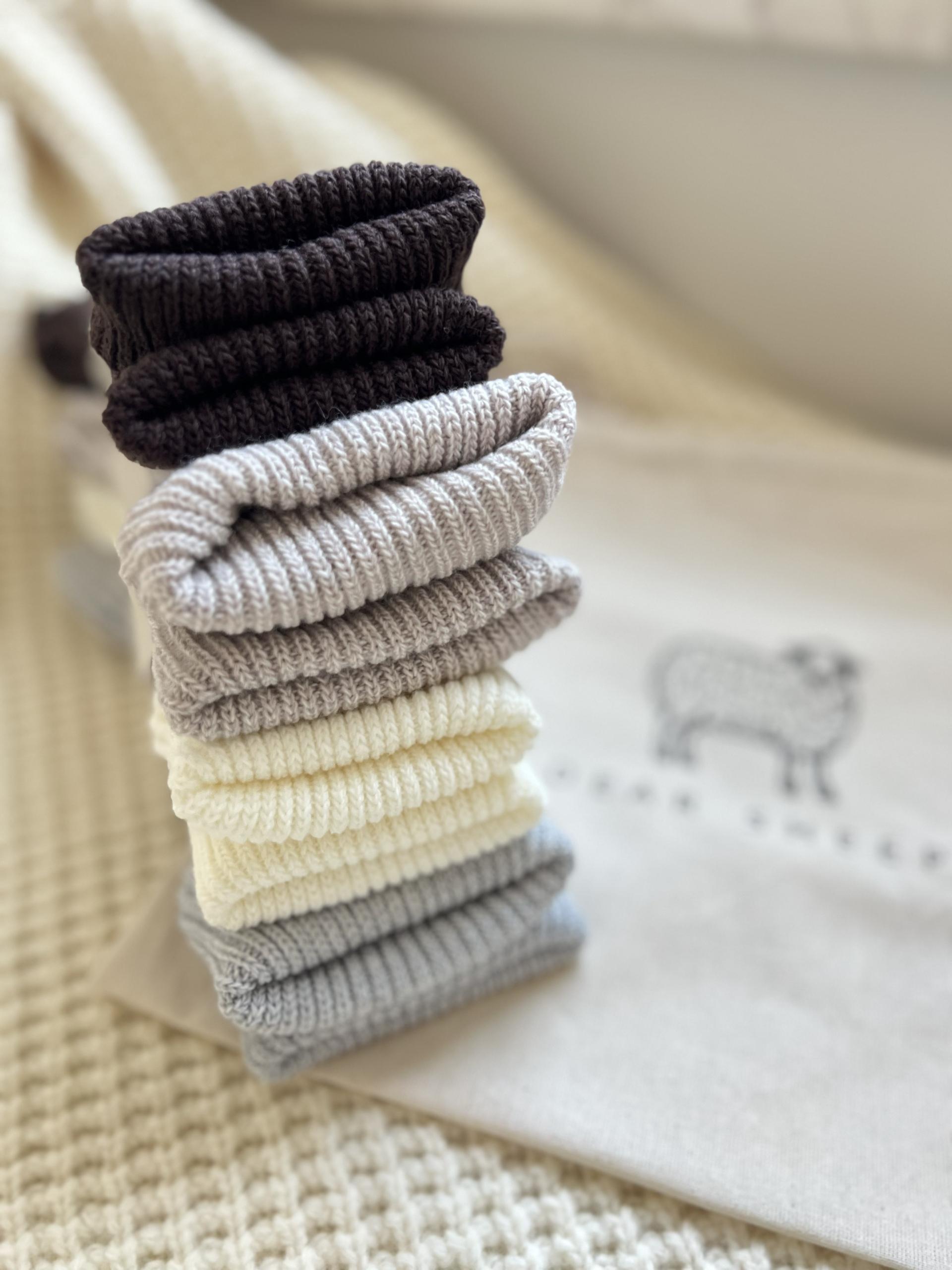 Grube skarpety damskie z wełną merino ( 70%), idealne do UGG, beż, ecru i szary - obrazek 8