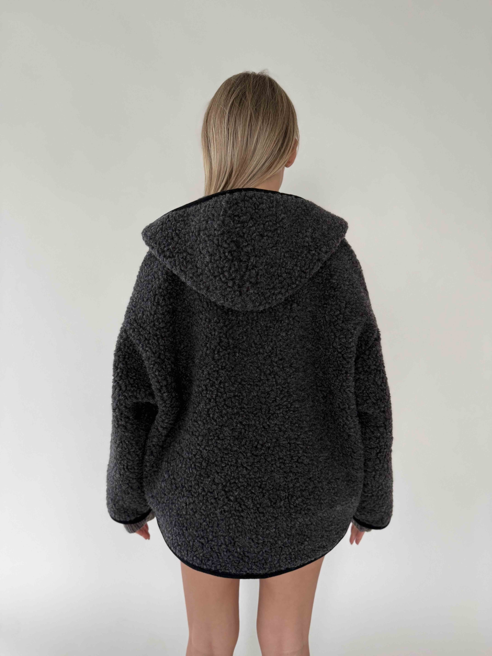 Czarna kurtka damska oversize Teddy z wełny merino 100%/ Black - obrazek 5
