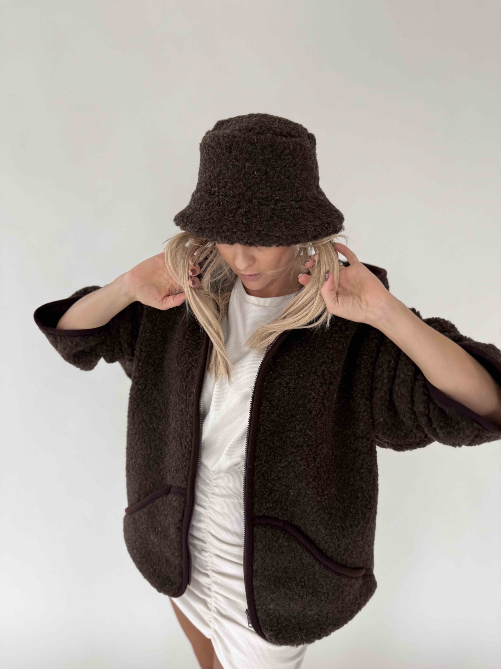 Brązowy kapelusz, Bucket Hat dla kobiet 100% wełna merino, czekoladowy brąz