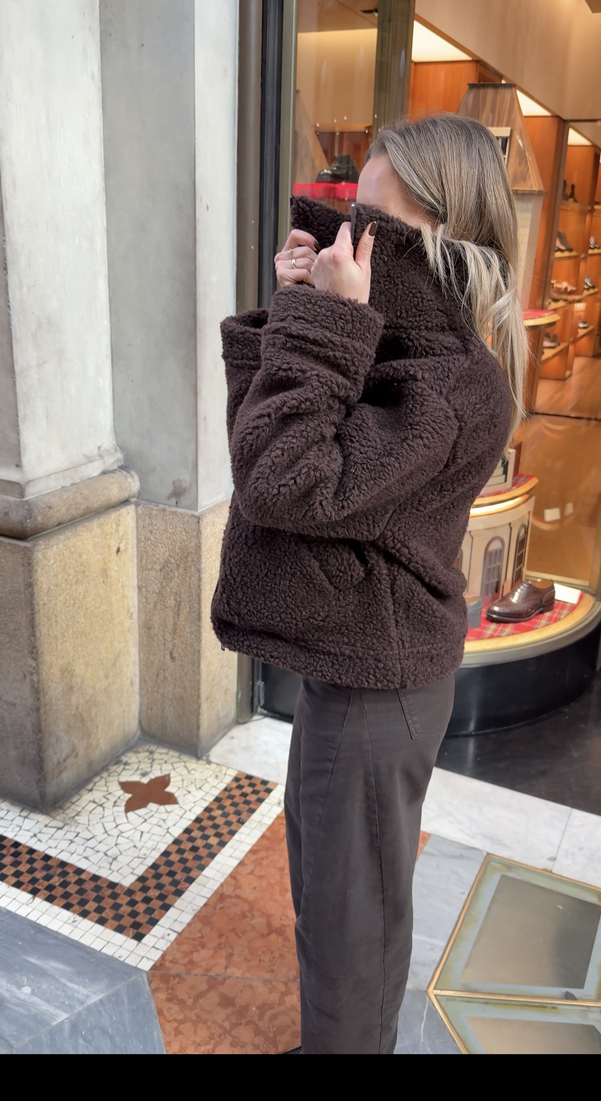 Ciepła kurtka "Milan" z wełny merino 100% dla kobiet- Czekoladowy brąz - obrazek 2