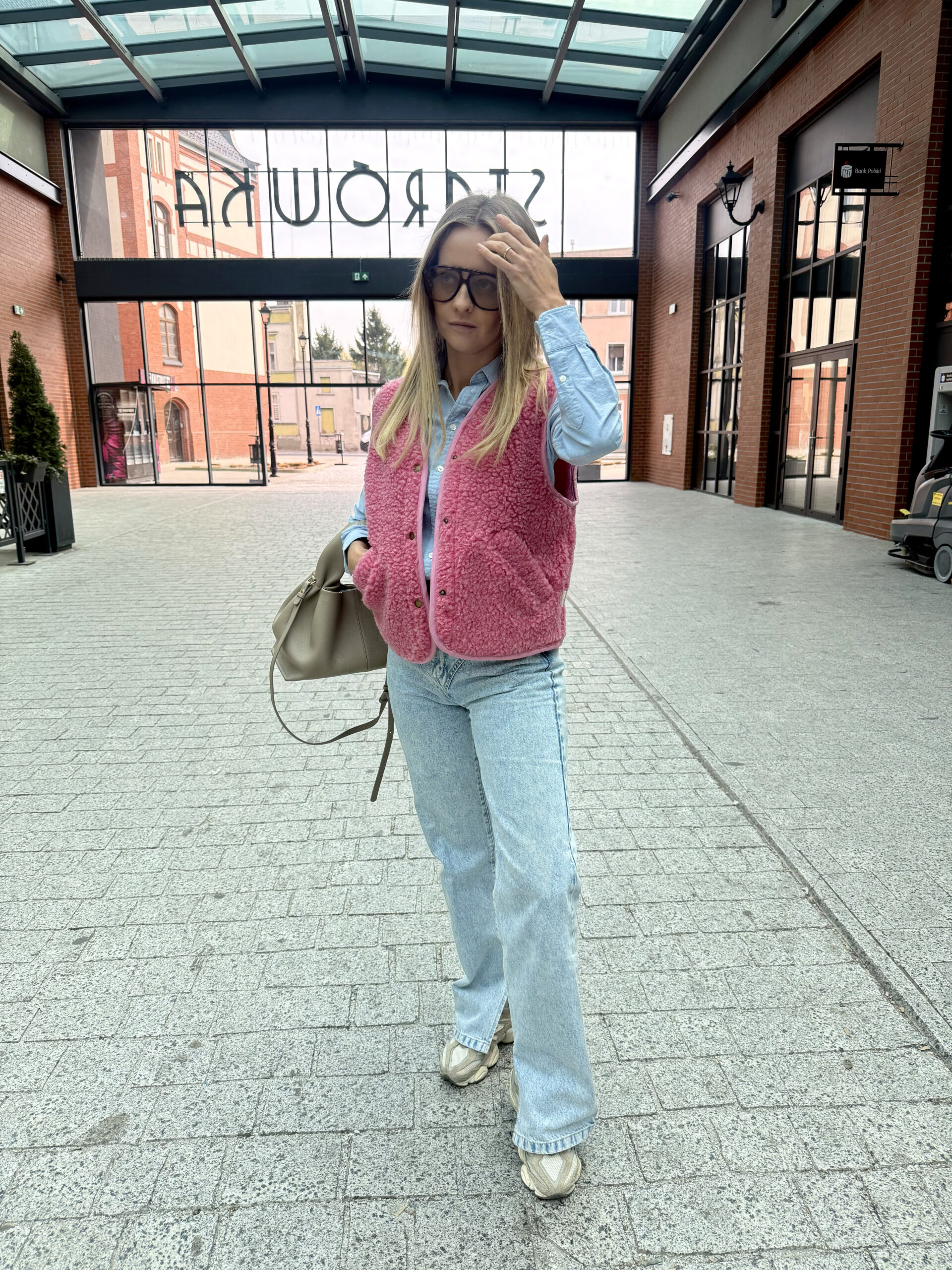 Wełniana kamizelka damska na napy z kieszeniami "FLOW", 100% MERINO, w kolorze Candy / róż XS-XL - obrazek 4